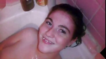 Napalone darmowe sex filmy na telefon blond MILF-y dochodzą do orgazmu