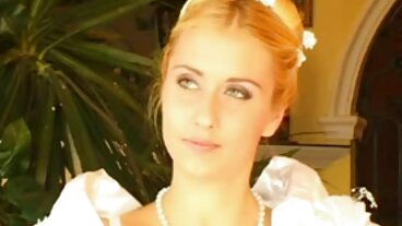 Gorąca blondynka mega ostry sex Tina bierze wielki kutas w gardło