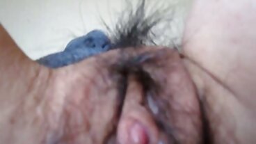 Zboczona przyrodnia siostra uwodzi swojego przyrodniego brata i sex mamuski filmy pieprzy jego mózg