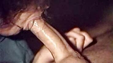 Zatyczka analna dzierżąca sex analny film anal królowa Lily Glee siedzi na Thickie