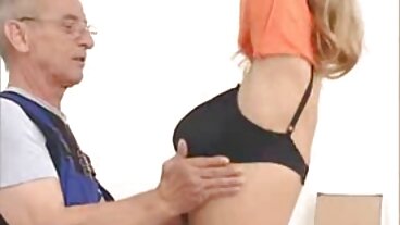 Chad wrobiony w FFM darmowe seks przez Blackmailer Secreteries